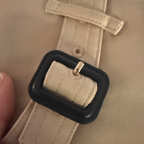 EUC flawless Burberry trench size 2 - Picture 6 of 10